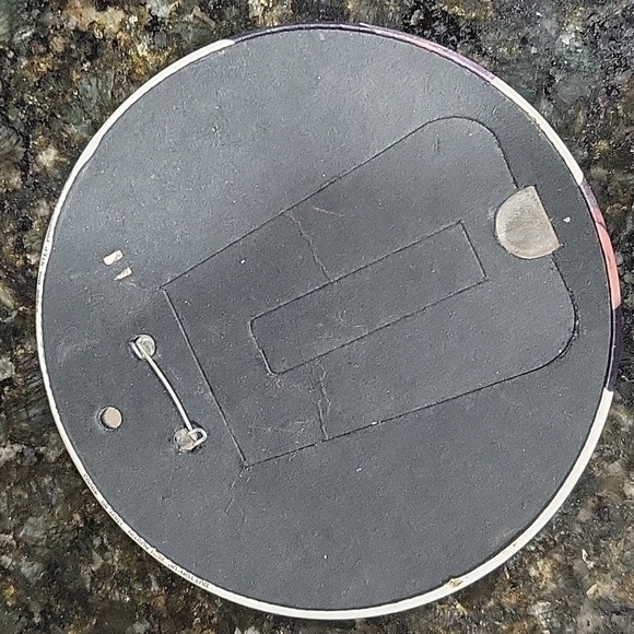 1989 NEW KIDS ON THE BLOCK 6" BUTTON PIN - Picture 2 of 2